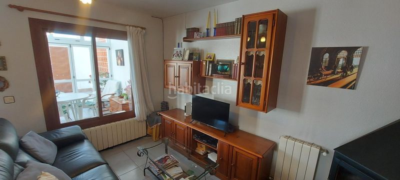 Foto 6eff9a5e-7ed9-461a-a960-368eb5de2700. Casa aparellada amb aparcament a Corinto-Almardà Sagunt