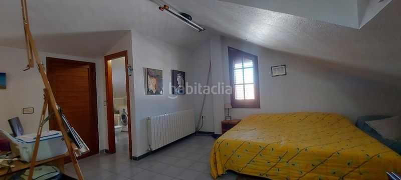 Foto a4377739-4c52-46b0-aeb5-9204ab299011. Casa aparellada amb aparcament a Corinto-Almardà Sagunt