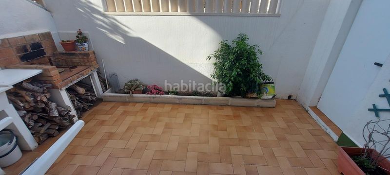 Foto ee0c0437-3af0-4ea7-b5d0-123db3de5f17. Casa aparellada amb aparcament a Corinto-Almardà Sagunt