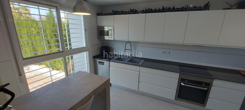 Foto e91f758f-f895-4d12-af59-239bb1a432c7. Casa adossada amb calefacció aparcament piscina a Almenara