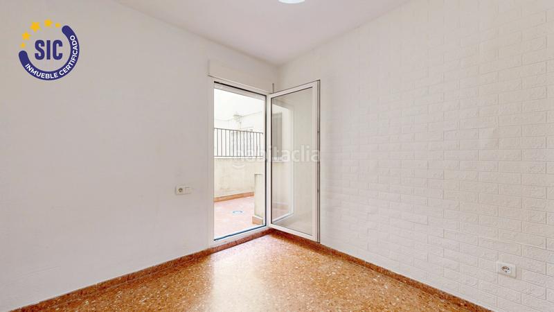 Foto 7cb14fd1-ca3e-450c-a826-5b057d4b5dd3. Pis amb calefacció aparcament a Zona Calle Valencia Torrent