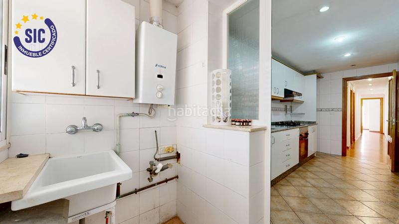 Foto 9e296af9-d653-4cd4-94cb-9abb151b4b4b. Pis amb calefacció aparcament a Zona Calle Valencia Torrent