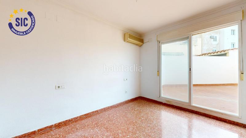 Foto d71ce9d2-b9e5-4cc0-9986-7fb1e3b8d453. Pis amb calefacció aparcament a Zona Calle Valencia Torrent