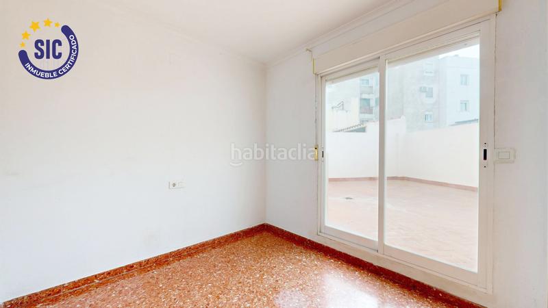 Foto e3ba0627-0b4a-4220-aae2-2a301c91d5bc. Pis amb calefacció aparcament a Zona Calle Valencia Torrent