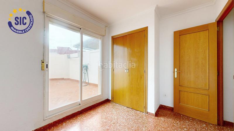 Foto eaf0ba8e-0ae0-4125-8dfc-245b48c1e1ce. Pis amb calefacció aparcament a Zona Calle Valencia Torrent