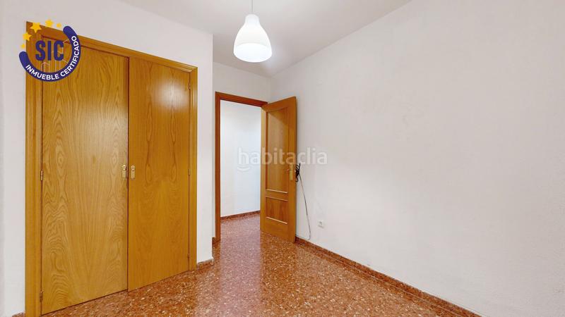 Foto f2f55383-b4ef-471c-9c8c-05ecfdb42795. Pis amb calefacció aparcament a Zona Calle Valencia Torrent