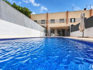 Casa adosada  Torrent - cl comare pilar marti hdez. Estupendo adosado con piscina privada