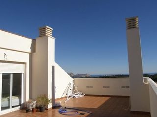 Ático en La Nucia Pueblo. Ático con 5 habitaciones amueblado con ascensor y parking