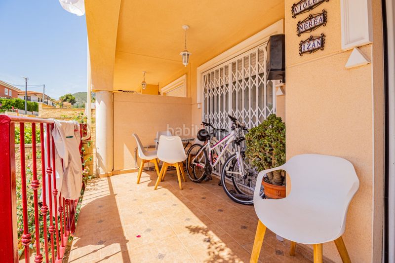 Foto 79d24a8d-245a-49ad-80ca-25e625ee655e. Casa adosada en Casco urbano Polop