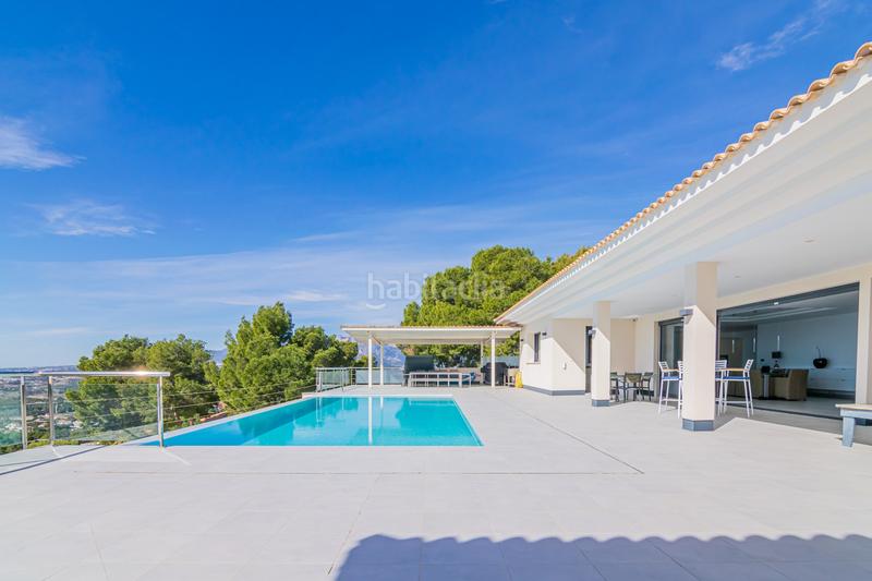 Foto f79b027f-592c-4154-90e3-c8aedf8ccea9. Xalet amb calefacció aparcament piscina a Altea la vella Altea