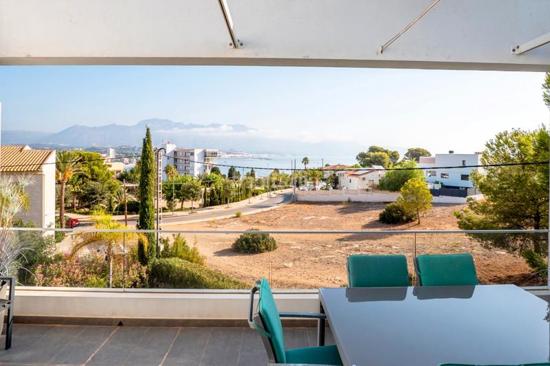 Foto dafb692a-cef6-43b9-ac5c-5be5b8bc42ef. Casa a schiera con parcheggio piscina in L´Albir Alfàs del Pi (l´)