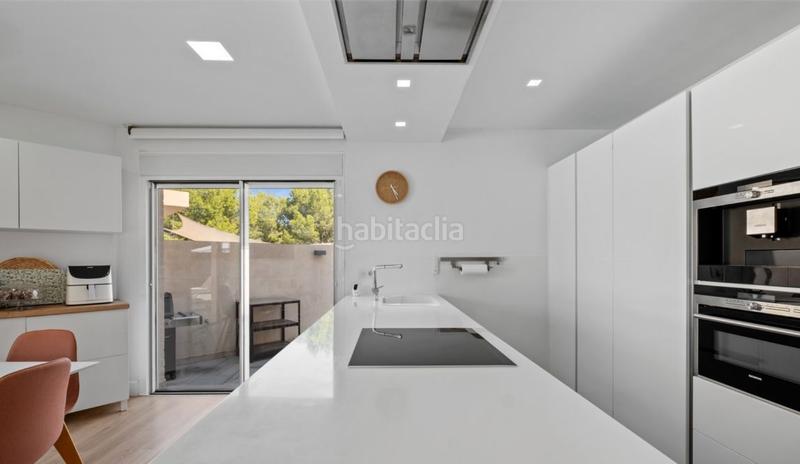 Foto 0b88995e-ddbd-4e93-b3c0-fd442e4cc6c8. Casa adosada en Pueblo-Ubanizaciones Alfàs del Pi (l´)