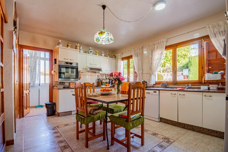 Foto 73b3b861-a956-4bb9-8439-40eb16fa2a34. Chalet with heating parking pool in Levante Alto Benidorm