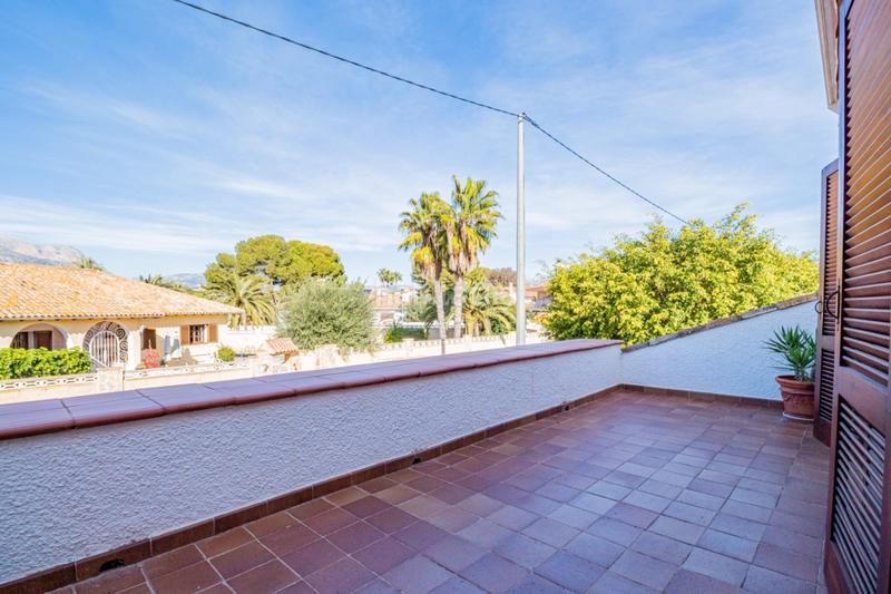 Foto b1747651-44bf-4fcc-b224-11d3fe56b49e. Chalet avec chauffage parking piscine dans Levante Alto Benidorm