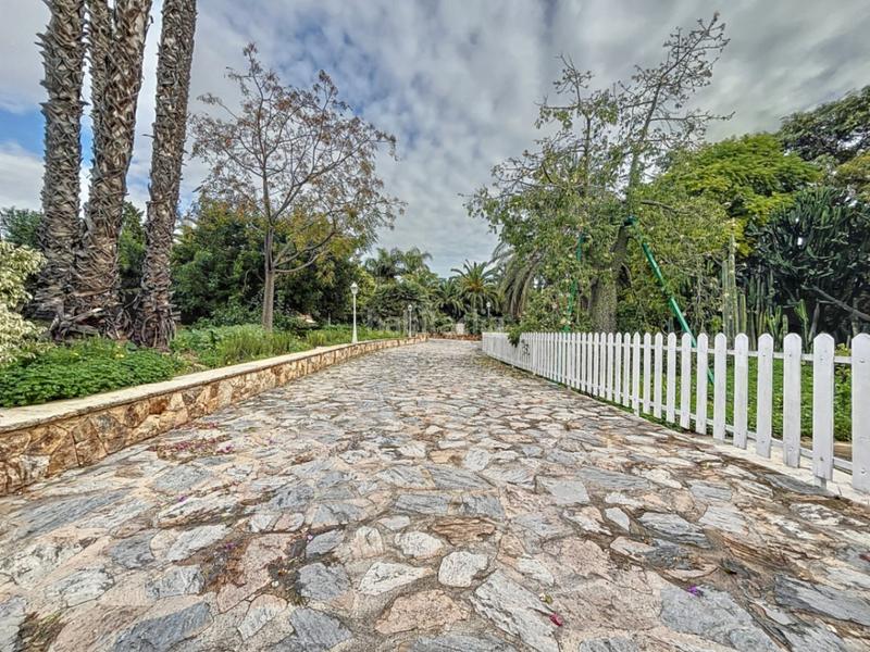 Foto f9b50929-7331-40f8-8e13-4678b57eb6b2. Chalet en Levante Alto Benidorm