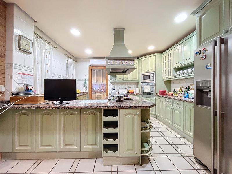 Foto 1927265b-321c-4c32-a7a3-86211ddf3704. Xalet amb calefacció aparcament piscina a Levante Alto Benidorm