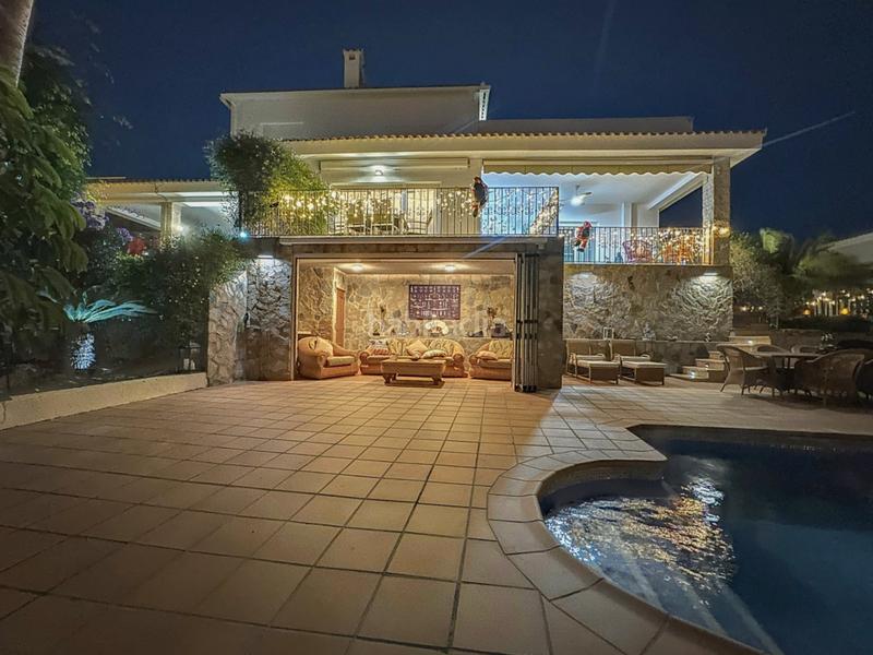 Foto 100cb169-b644-4a52-bb7c-7517f82f6e3b. Chalet avec parking piscine dans La Nucia Pueblo Nucia (la)