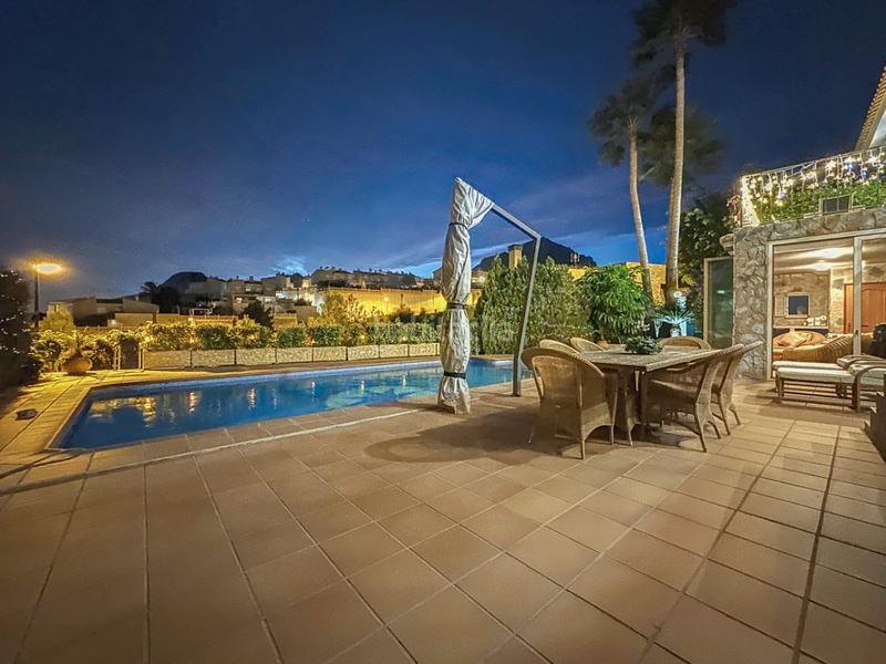 Foto 3e3803d4-7598-44ca-8271-f160b48ef8c0. Chalet avec parking piscine dans La Nucia Pueblo Nucia (la)