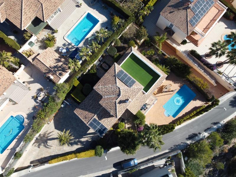 Foto 59cee37a-42bf-458f-8533-4ee3100bc4ac. Chalet avec parking piscine dans La Nucia Pueblo Nucia (la)