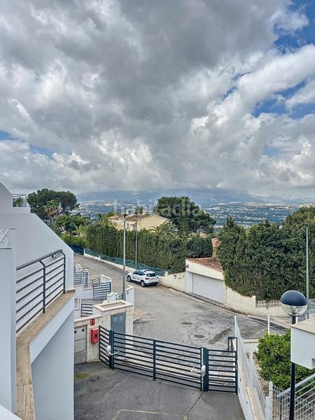 Foto 380d0e36-9e71-42b4-89fb-07cc076251e3. Casa amb calefacció aparcament piscina a L´Albir Alfàs del Pi (l´)