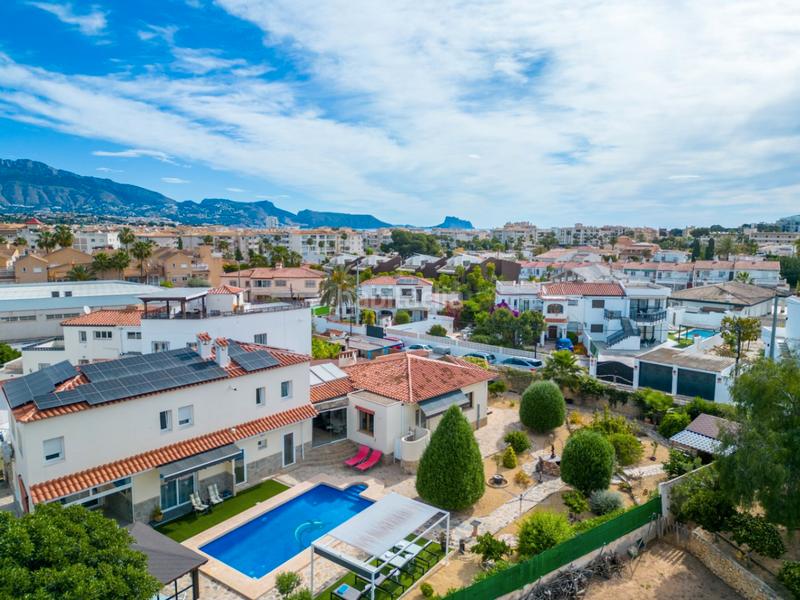 Foto df6bd3e9-a291-4243-95a2-f857e12cc1b9. Chalet with heating parking pool in L´Albir Alfàs del Pi (l´)