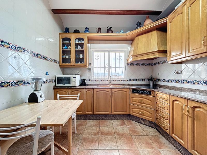 Foto a9c72bd3-bd0d-47b3-b61c-6c6b5e8c5a71. Chalet con parcheggio piscina in Pueblo-Ubanizaciones Alfàs del Pi (l´)