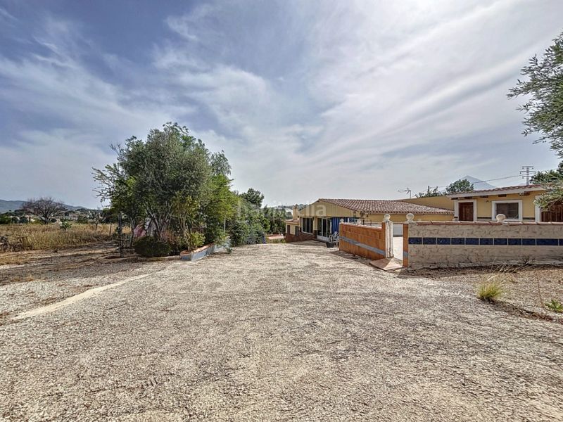 Foto b6d7dd47-ff94-42c6-8036-f4fc2465ddb6. Casa adossada amb aparcament a La Nucia Pueblo Nucia (la)