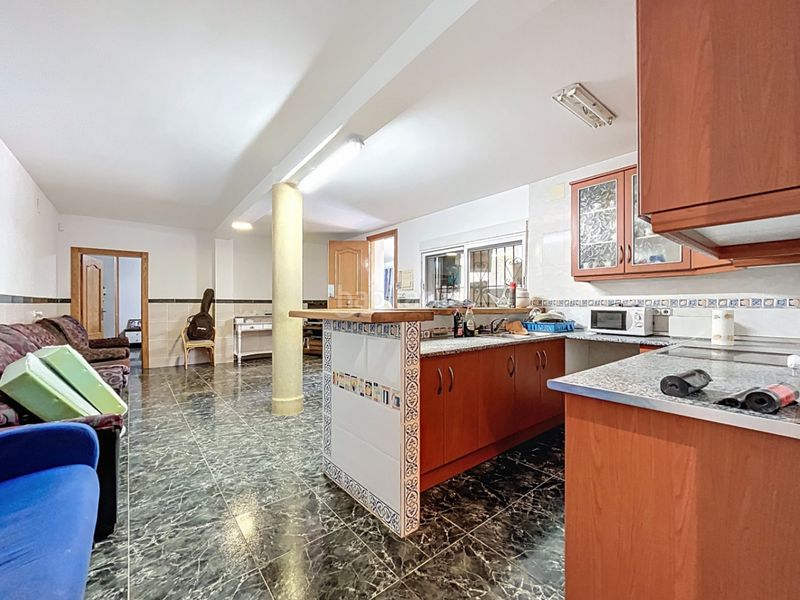 Foto f8e5d25c-b86b-4626-a8bd-426ba4b438dd. Casa adossada amb aparcament a La Nucia Pueblo Nucia (la)