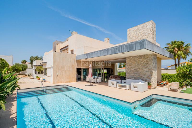 Foto 21d3f76c-5536-4e47-8873-3e950d5a8541. Chalet con riscaldamento parcheggio piscina in L´Albir Alfàs del Pi (l´)