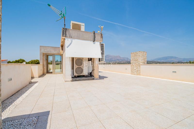 Foto 7102f545-3b1a-4492-9a19-dc3a4b3d769e. Chalet con riscaldamento parcheggio piscina in L´Albir Alfàs del Pi (l´)