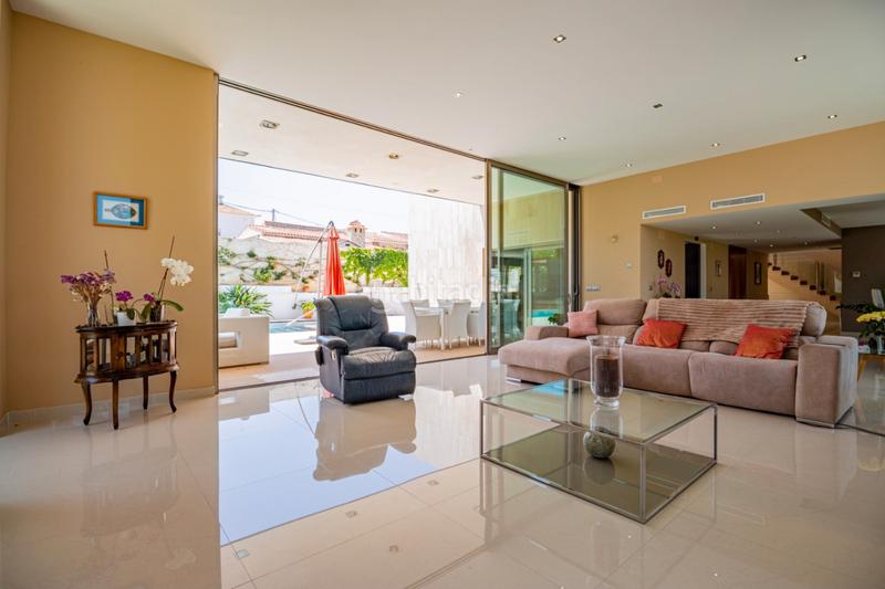 Foto f5cf4a7a-7f3d-484c-8723-c1c9bde85f4d. Chalet con riscaldamento parcheggio piscina in L´Albir Alfàs del Pi (l´)