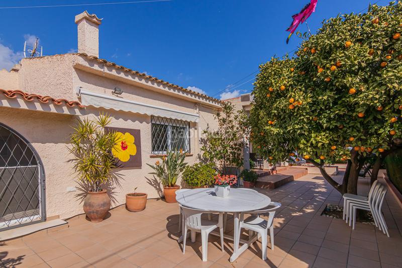Foto 1bec7902-550c-4743-86b8-fe61ad6f0a47. Casa adosada en L´Albir Alfàs del Pi (l´)