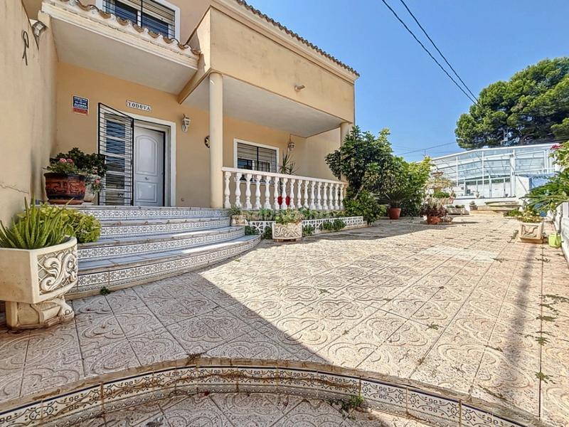 Foto cab72f3e-48ad-44f5-a296-173857fe44d5. Casa a schiera con riscaldamento parcheggio piscina in Alfàs del Pi (l´)