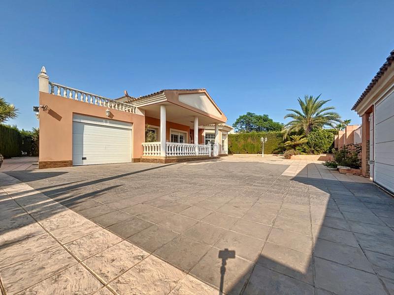 Foto 873ea540-3433-4999-b551-03822f90eaaa. Chalet con parcheggio piscina in L´Albir Alfàs del Pi (l´)