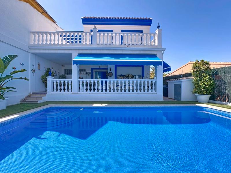 Foto 2a446d15-dac2-4ffe-af30-49618ae440cf. Casa a schiera con parcheggio piscina in L´Albir Alfàs del Pi (l´)