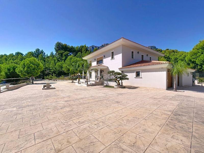 Foto 0d9435db-6636-4098-b0ae-f94898c904f5. Chalet mit parking pool in Benimantell