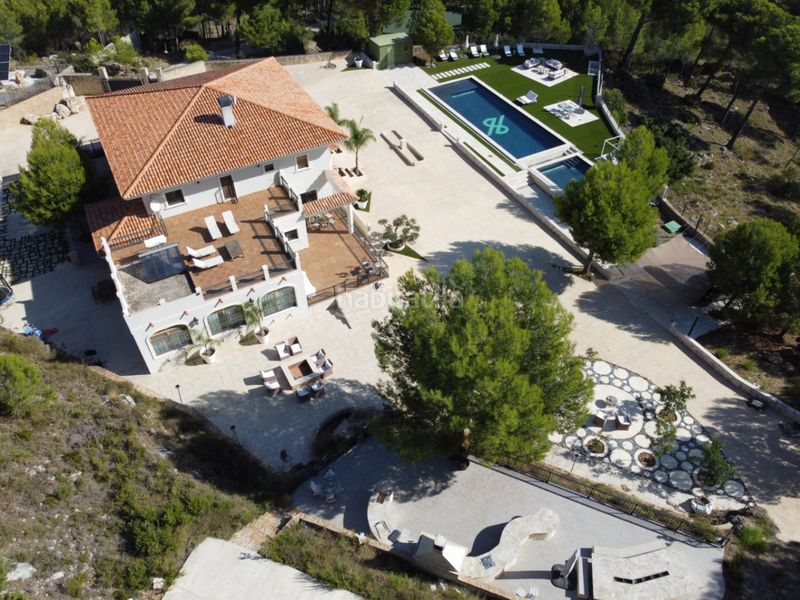 Foto 2416cf91-7267-4e23-9446-08e2aaa1fd34. Chalet mit parking pool in Benimantell
