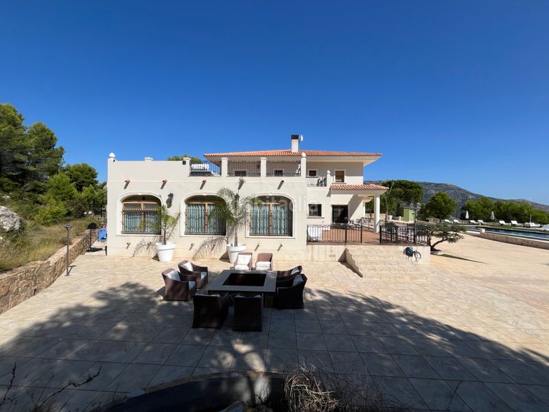 Foto 44fb0eb7-58e7-4203-90f3-783efa06144c. Chalet mit parking pool in Benimantell