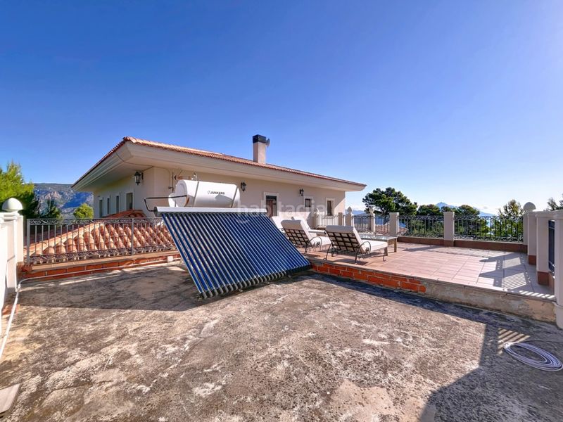 Foto 85989eec-83dc-412b-8138-dd1ef017d6a4. Chalet mit parking pool in Benimantell