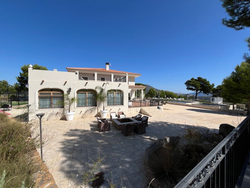 Foto 93839fed-9747-459e-a9d6-46fb5cf1f4b3. Chalet mit parking pool in Benimantell