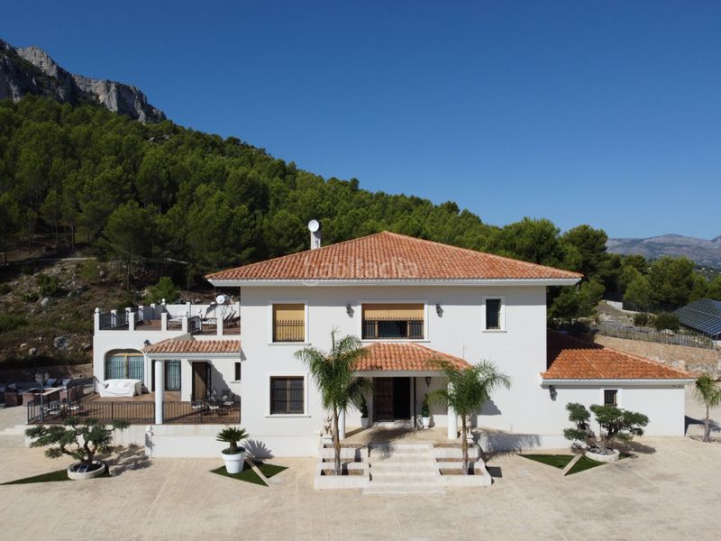 Foto c136ad0c-df88-46c5-ab77-2412617fb094. Chalet mit parking pool in Benimantell