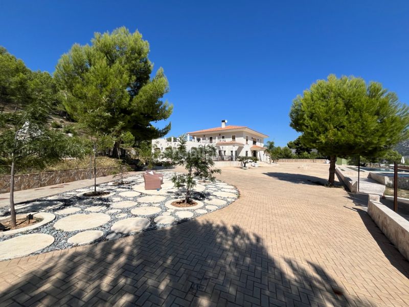 Foto d43ce284-a8ec-4e7d-90c7-41afddac82e3. Chalet mit parking pool in Benimantell