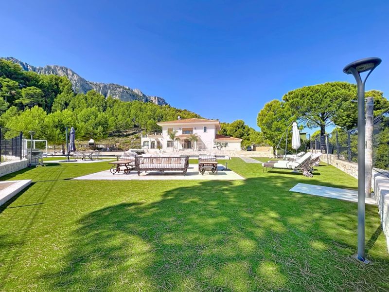 Foto de04bdc1-9f7a-4bae-8729-2ffc3cc65d21. Chalet mit parking pool in Benimantell