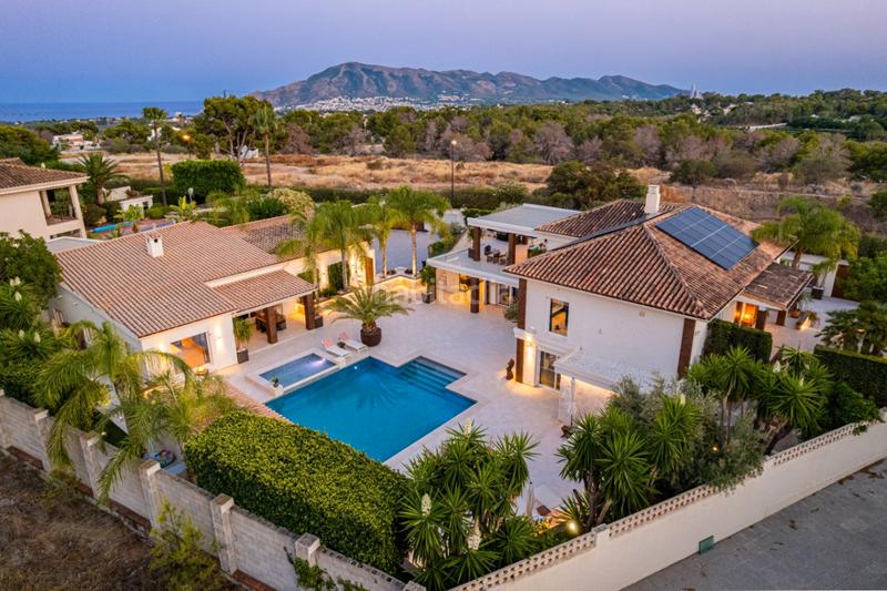 Foto 24669064-b76c-4c4a-a1e7-716635264e7d. Chalet en La Nucia Pueblo Nucia (la)