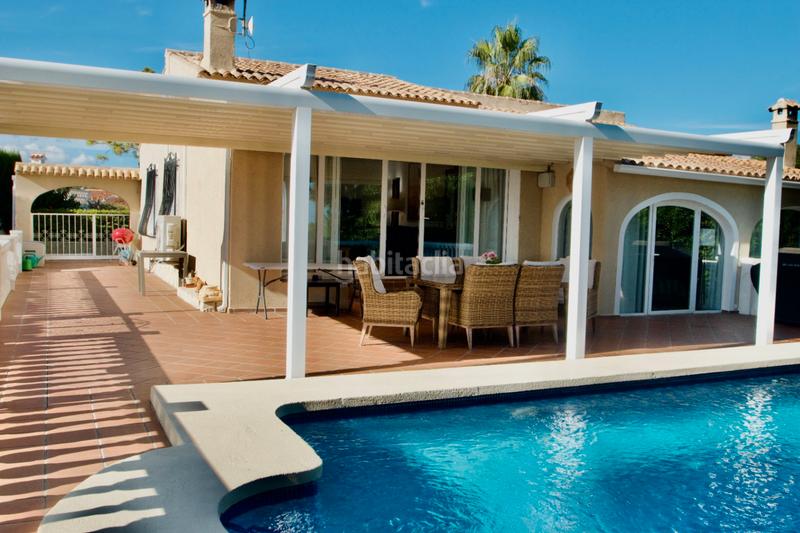 Foto 746c7c62-04d2-4c1a-8763-2e52bd937638. Chalet con parcheggio piscina in Pueblo-Ubanizaciones Alfàs del Pi (l´)