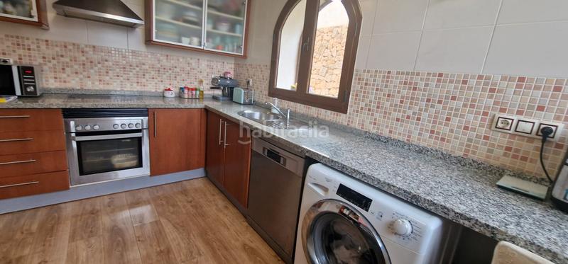 Foto 458c5a23-914e-45a9-afdc-76126e0198d1. Casa adosada en Polop