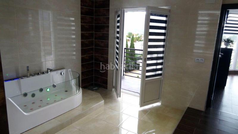 Foto 6f6a648e-9b97-4e6f-bfae-e8f836337f73. Chalet mit heizung parking pool in Pueblo-Ubanizaciones Alfàs del Pi (l´)