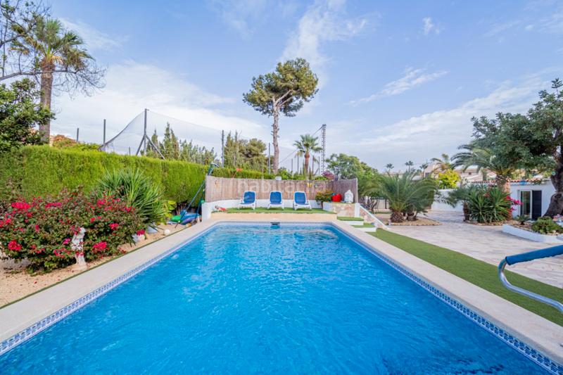 Foto 226e7b7a-310d-439d-8fc1-1f29e3052132. Chalet con riscaldamento parcheggio piscina in L´Albir Alfàs del Pi (l´)