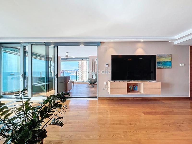 Foto fa574090-a65d-4d17-bc2c-4cab8754e195. Appartamento con riscaldamento parcheggio piscina in Benidorm