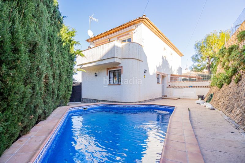 Foto 2d9b3b40-64d4-4d12-8d9b-0763ba4271fc. Casa adossada amb calefacció piscina a La Nucia Pueblo Nucia (la)